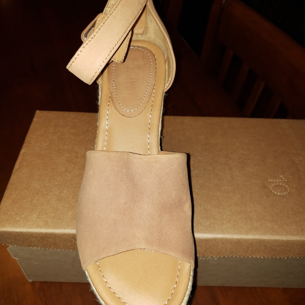 Kenneth Cole - Picture 2 of 2